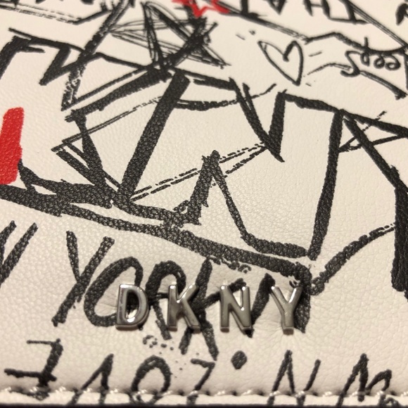 DKNY Ashlee Triple Pouches, Interchange Wriststrap - Picture 15 of 16